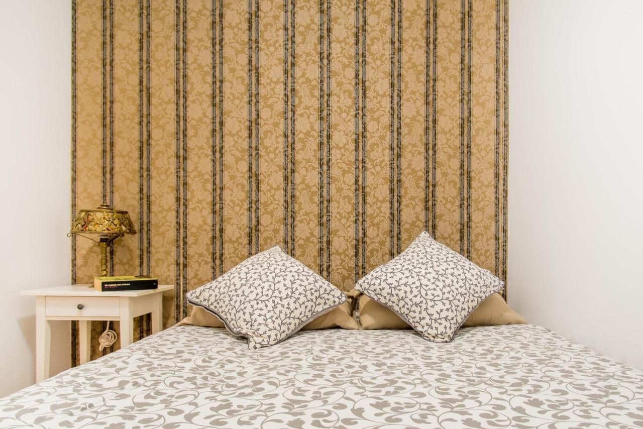 Art Nouveau Apartment Барселона Екстериор снимка