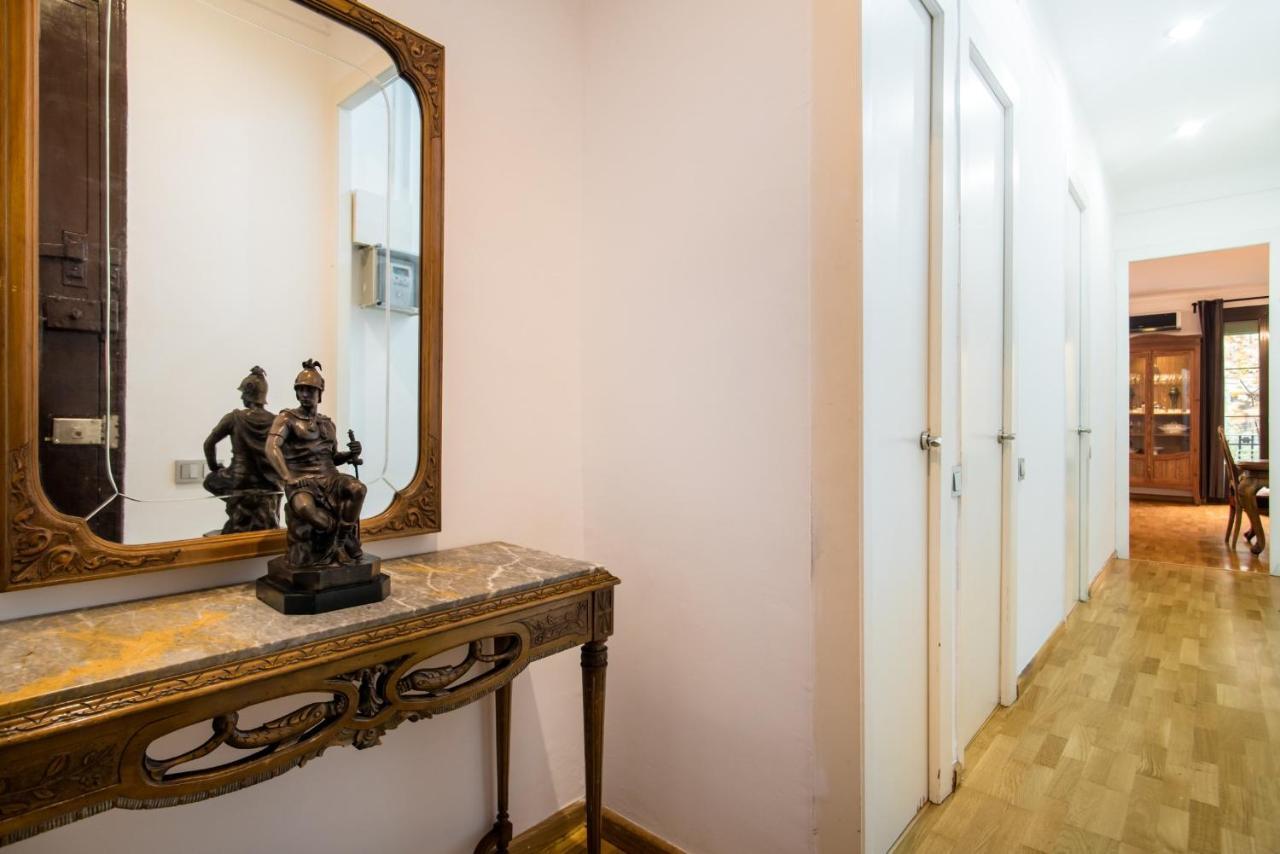 Art Nouveau Apartment Барселона Екстериор снимка