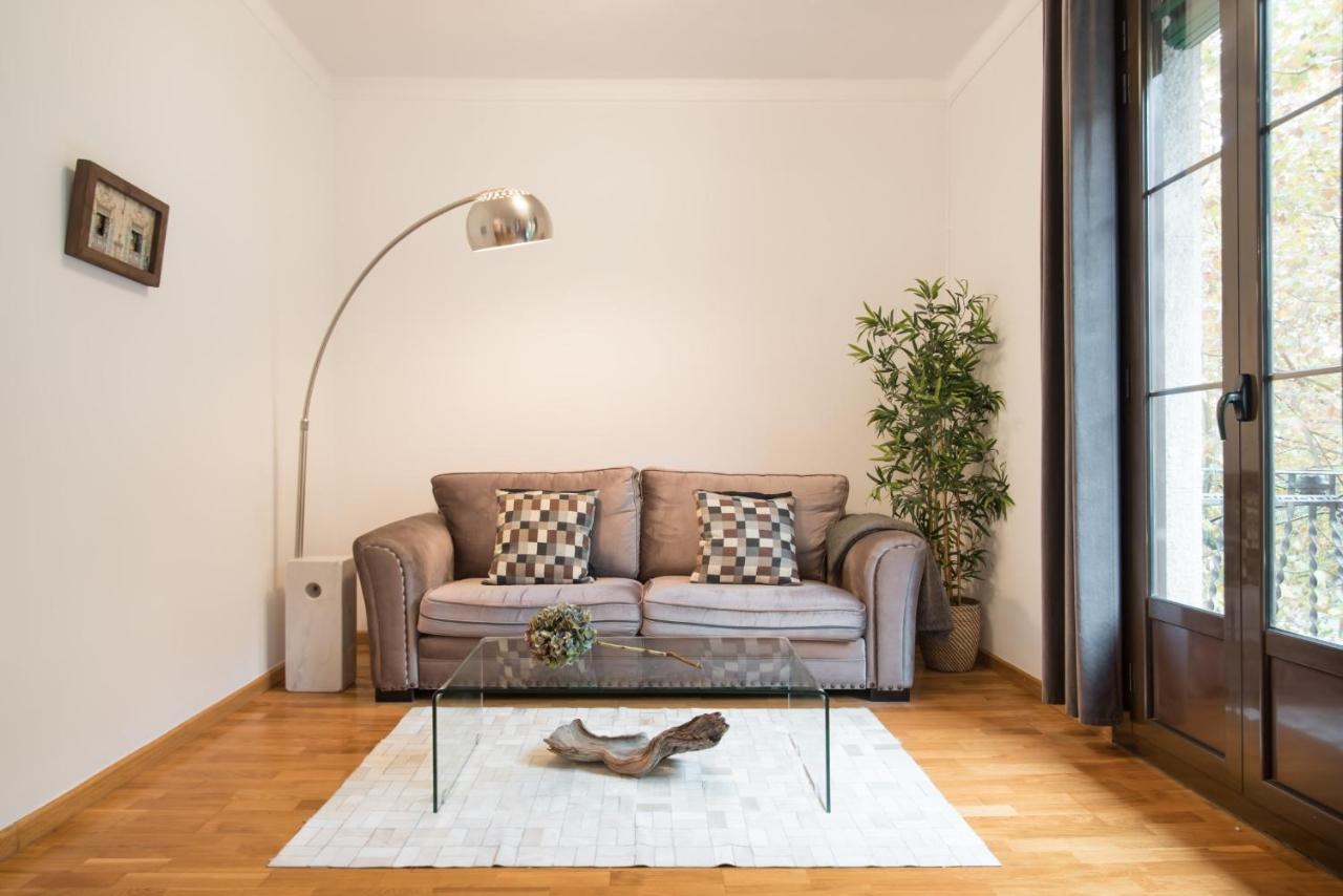 Art Nouveau Apartment Барселона Екстериор снимка