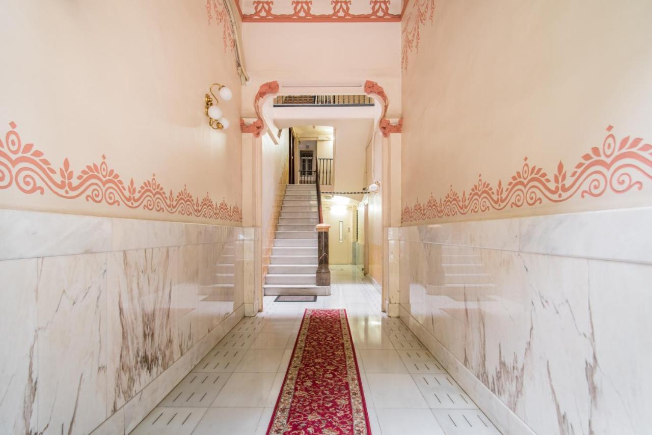 Art Nouveau Apartment Барселона Екстериор снимка